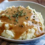 EASY Vegan Mashed Potatoes Gravy